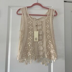 Women’s new with tags large off white crochet sleeveless top